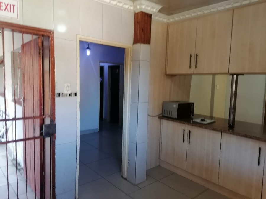 5 Bedroom Property for Sale in Brandwag Free State